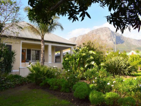 Auberge Alouette Guesthouse